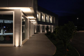 Отель Hotel degli Aranci  Чистерна-Ди-Латина